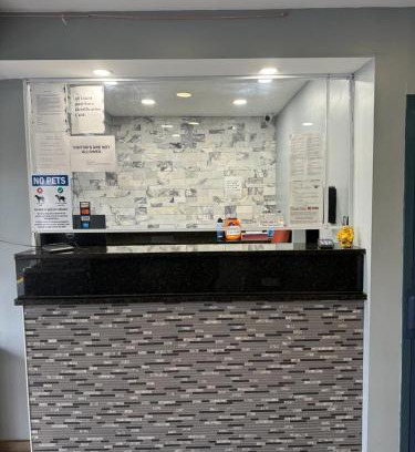 Englewood Hotel | Midtown Lodge