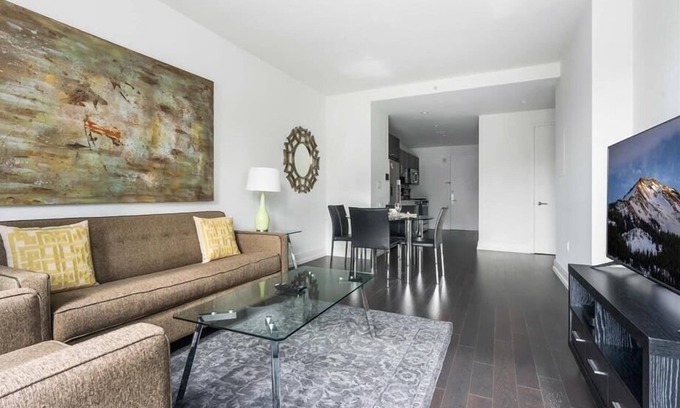 Hell's Kitchen Apartment | Midtown Manhattan 1 BR river | 24hr Doorman