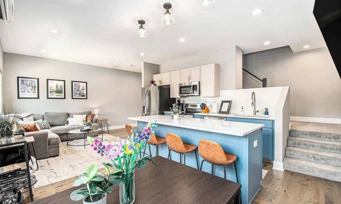 Downtown Omaha House | Midtown Omaha Escape | Luxury Comfort & Location