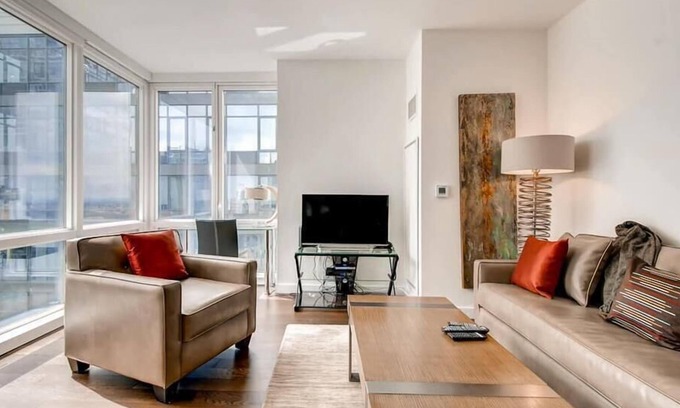 Hell's Kitchen Apartment | Midtown West 1 Deluxe BR Downtown/river views | in-unit W/D