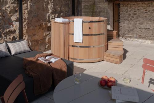 Perouges Hotel | MiHotel - Grenier à Sel de Pérouges