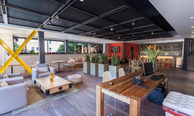El Palomar Hotel | Mika Suites