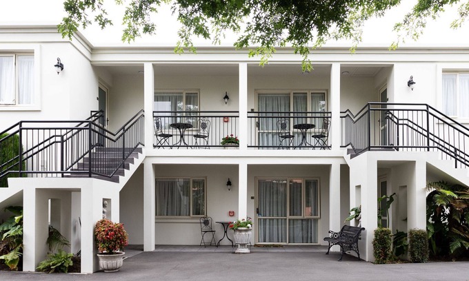 Merivale Hotel | Milano Motor Lodge