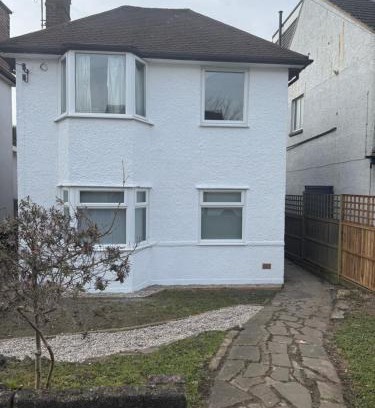 Whittington House | Mill Hill House