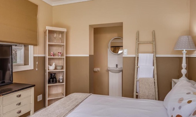 Port Elizabeth Apartment | Mill Park Corner Cottages