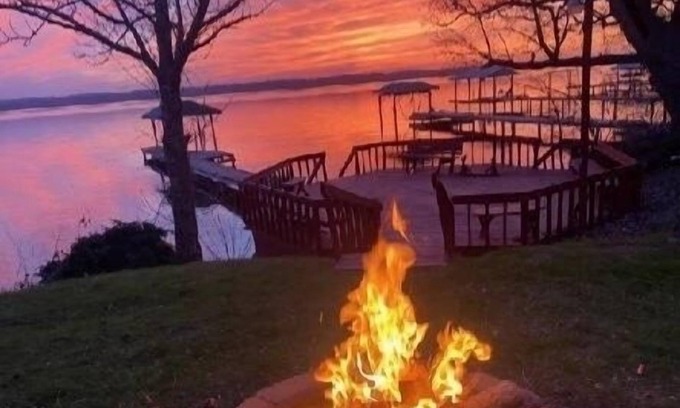 Town of Varick Cottage | “Million Dollar View Over Seneca Lake – Your Perfect Getaway!”