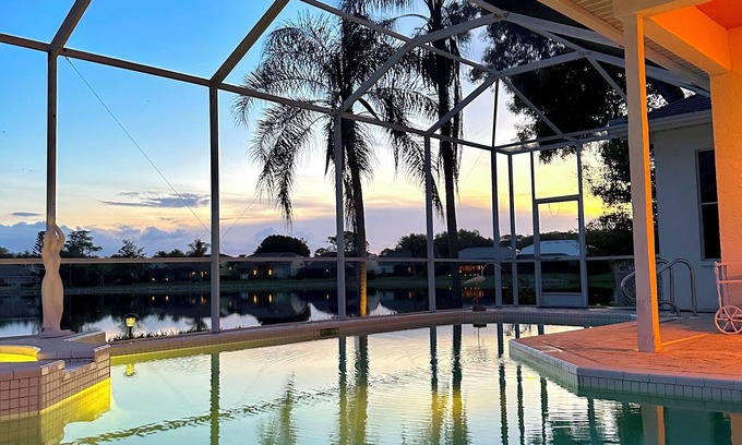 Naples House | MILLION DOLLAR VIEWS; 4bed 3b lakefront Pool house- Old World Charm in Naples FL