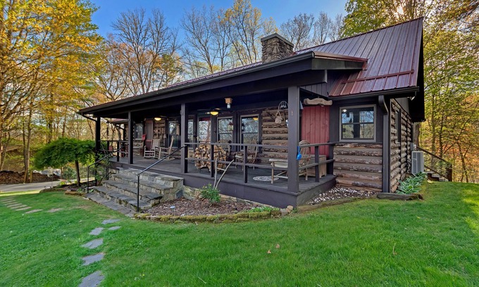 Pisgah Forest Cabin | Mine Mountain Cabin, convenient location! 4 bedrooms, real log cabin