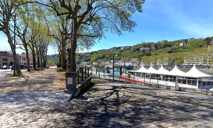 2nd Arrondissement Apartment | Mini Studio Péniche au coeur de Lyon, insolite et calme