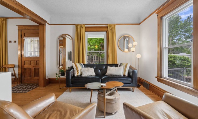 Kingfield House | MINNeSTAY* Retro Haus