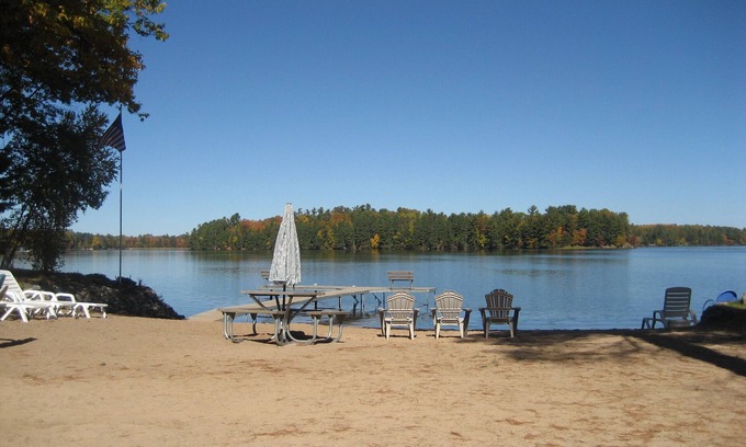 Minocqua Cottage | Minocqua 2br Lake Home, Beach, & Boat Harbor