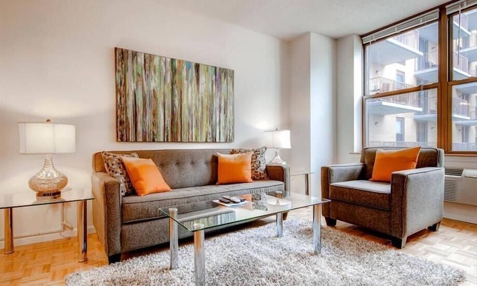 Hoboken Apartment | Mins from PATH 2 BR | Children's Playground | Gym