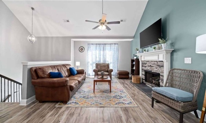 Clarksville House | Mins to Downtown & Ft. Campbell - Lux at Lancelot
