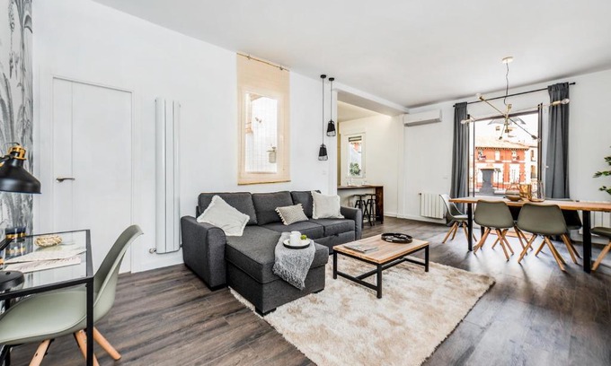 Barrio de La Latina Apartment | MintyStay - La Latina Terrace 3 BD