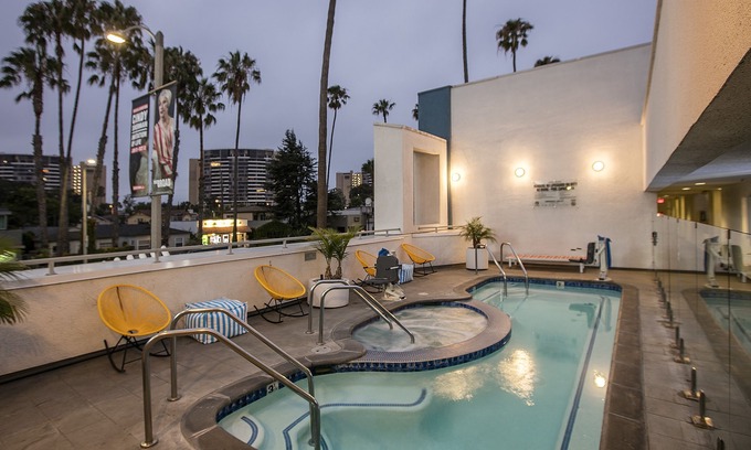 Venice Hotel | Minutes Away from The Venice Beach Drum Circle! Heated Outdoor Pool, Bike Rental