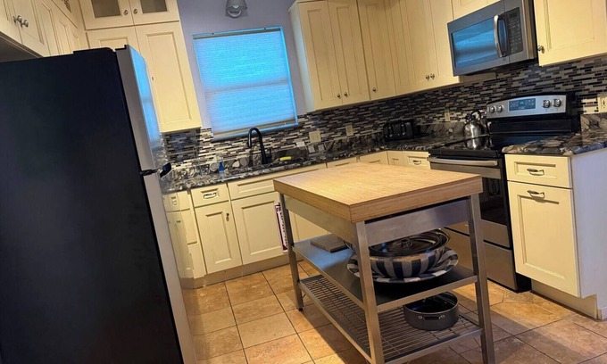 St. Augustine House | Minutes away from the beach and walking distance into town