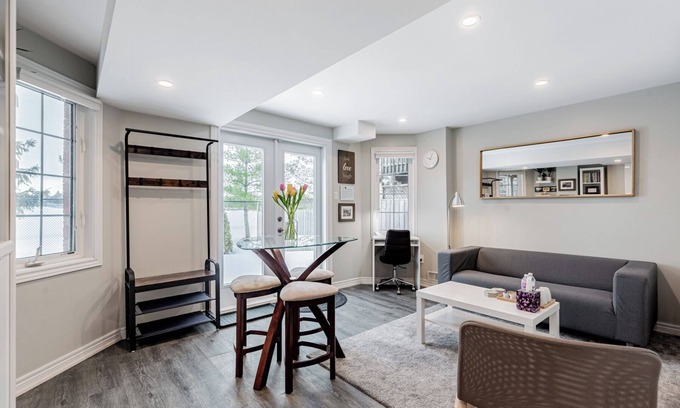 Vaughan House | Minutes away from York Region's best attractions!