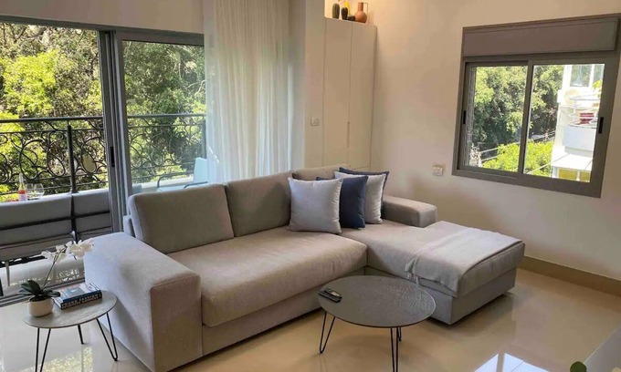 Tel Aviv City Center Apartment | Minutes from Dizengoff & Sea! Large kitchen & Remote friendly