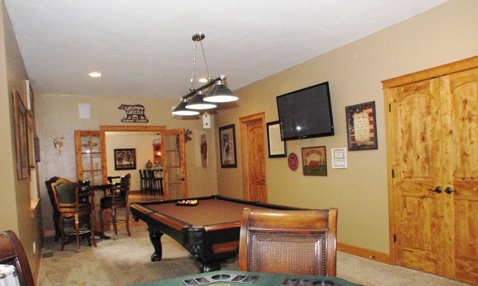 Lakeside House | Minutes from Flathead Lake! ~ NEW Theater Room! NEW AC! Glacier NP!