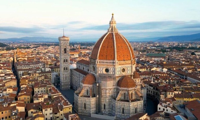 San Lorenzo Apartment | Minutes from the Duomo-Spacious 5 bedroom in the enchanting Central Firenze