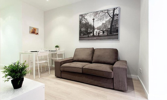 Sants Apartment | MIQUEL ANGEL - Apartments & one with private terrace
