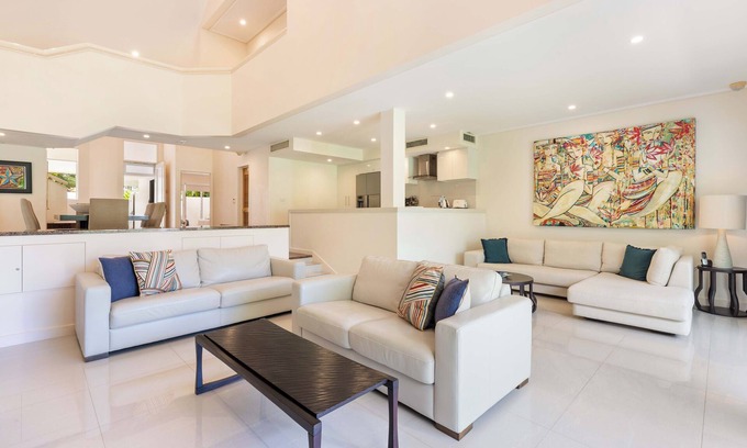 Port Douglas Villa | Mirage Resort Villa 152 with access to Sheraton Facilities