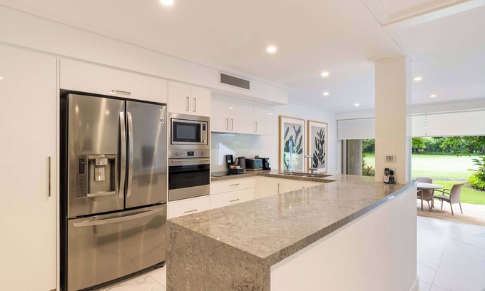 Port Douglas Villa | Mirage Resort Villa 422 with access to Sheraton Facilities