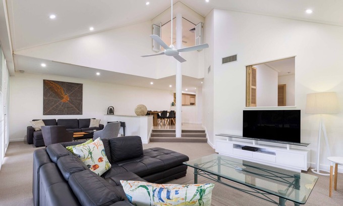 Port Douglas Villa | Mirage Resort Villa 424