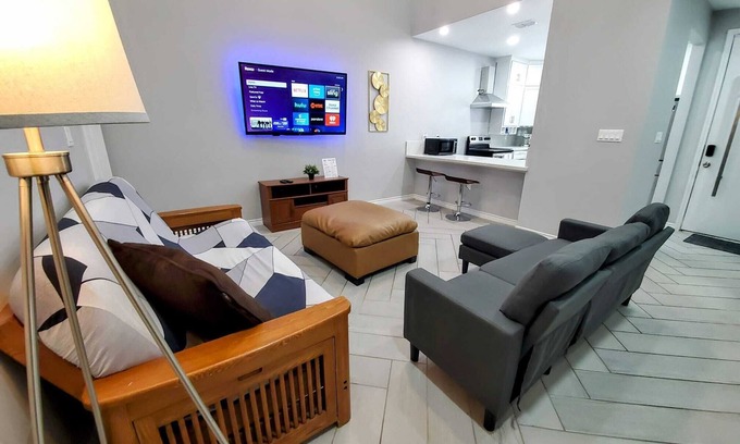 Brownsville Condo | Miramar #2 - Modern & Spacious 3BD/3BA - WiFi