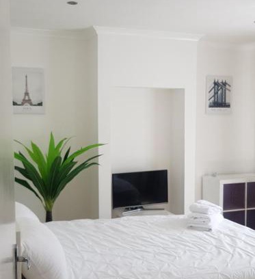 Gillingham House | Mirandas Place