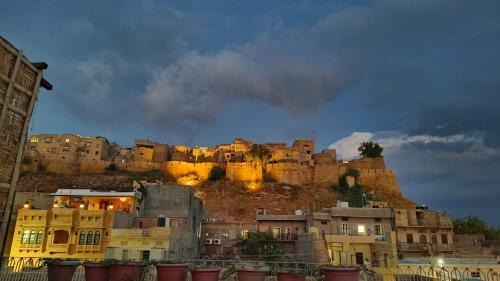 Jaisalmer Bed & Breakfast | Mirvana Guest House & Camel safari
