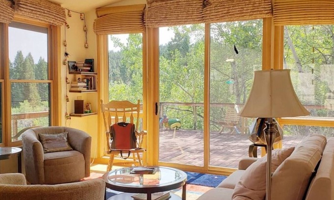 Livingston Cabin | Mission Meadows · Private Mountain Retreat, Wildlife, Serenity