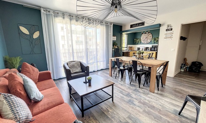 Epinay-sur-Seine Apartment | 【Mister BIG】appart extra large -10 pers-2 parkings