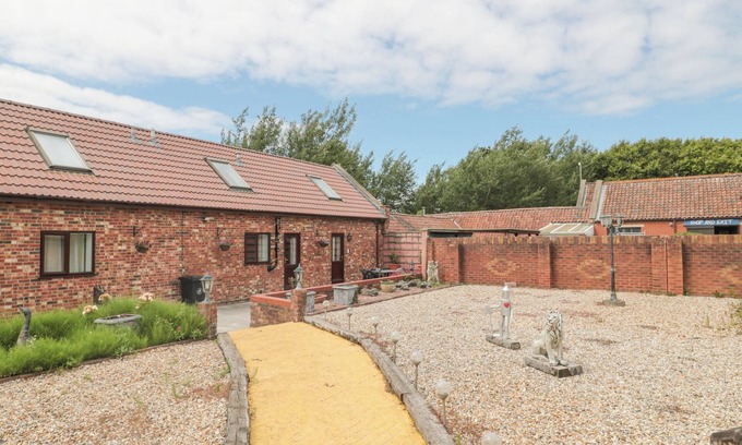 Brean Cottage | MISTLETOE COTTAGE, family friendly, with a garden in Brean