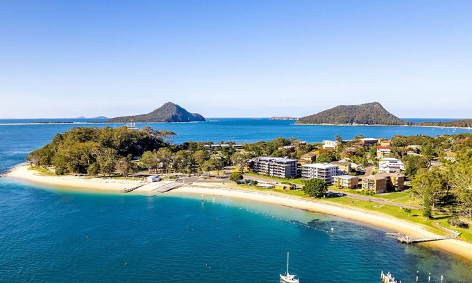 Nelson Bay Apartment | Mistral Court, 14/17 Mistral Close - across the road from the beach