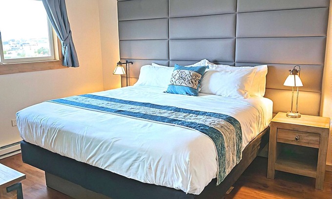 Ocean Shores Hotel | Misty Harbor - 1 Bedroom Suite with 1 King and 1 Queen Bed at Wanderlust Inn, Pet Friendly