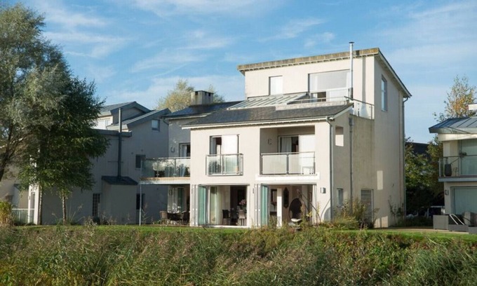 Cirencester House | Misty View - CW4 - Lakeside Spa Property