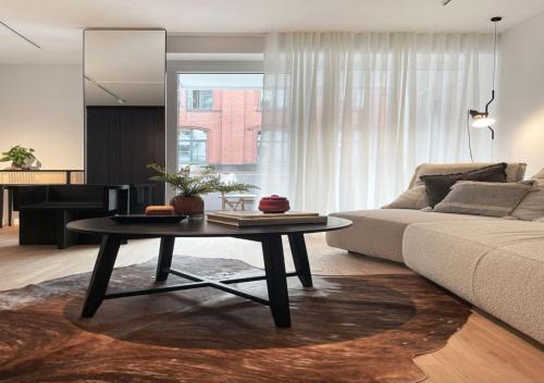 Aldgate Apartment | Mitre Team