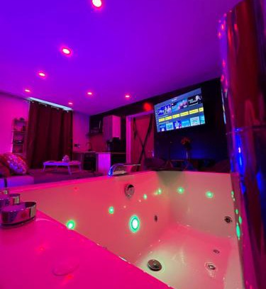 Montfort-sur-Argens Apartment | MJ Lust Room, centre var proche Verdon, cotignac, ambiance romantique