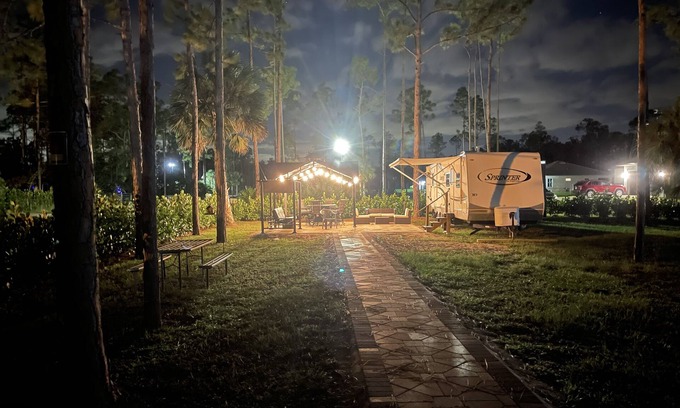 Rural Estates House | Mobile Home big enough for 5 people