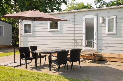 Zuna Resort | Mobile home by the Regge I 4 people