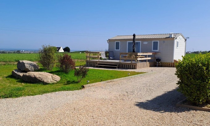 Cleder House | Mobile Home 'Ty Reuniou' with Sea View, Private Terrace and Private Garden