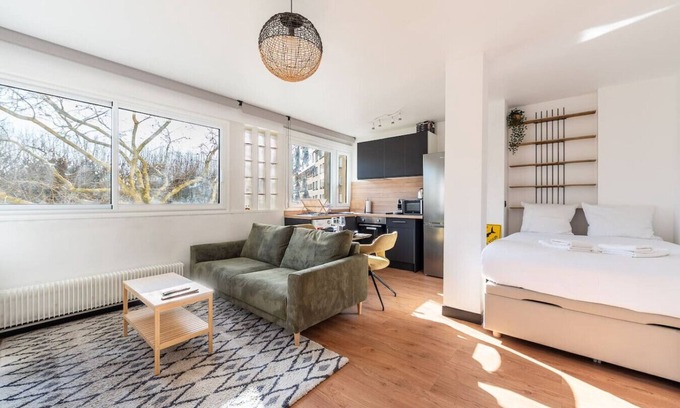 Republique–Point-du-Jour Apartment | Mobility lease - Studio 10 minutes from Paris