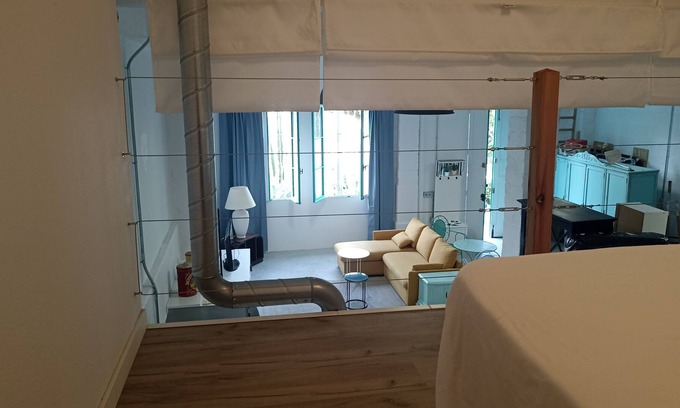 Marzagan Apartment | Modern loft perfectly connected, minutes away from the city.