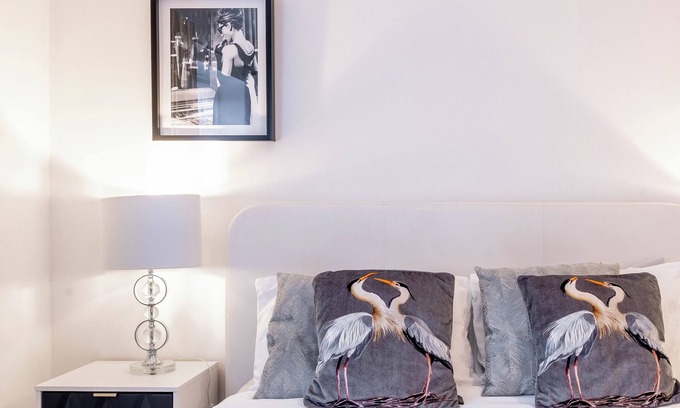Chadwell Apartment | Modern 1-Bedroom Apartment in Chadwell Heath