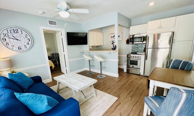 Parrot Cove Apartment | Modern 1 bedroom villa just five minutes to the beach!