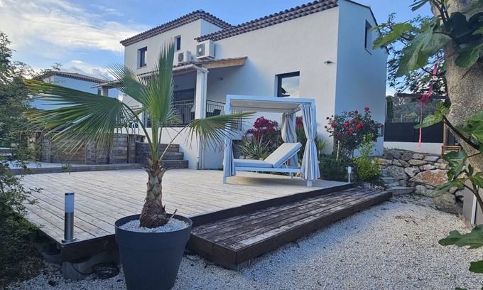 Saint-Jean Villa | Modern 180m2 air-conditioned villa near Cannes