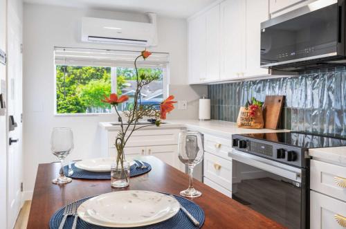 Picnic Point-North Lynnwood Apartment | Modern 1BR Designer's Oasis 1min to I-5 Costo