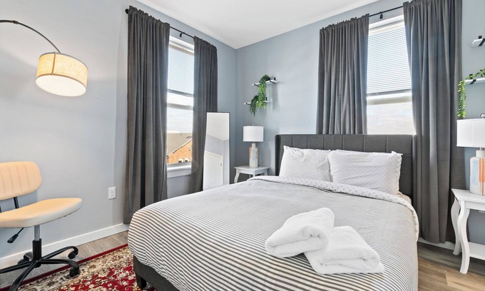 Everett Apartment | Modern 1BR Near Encore 7937