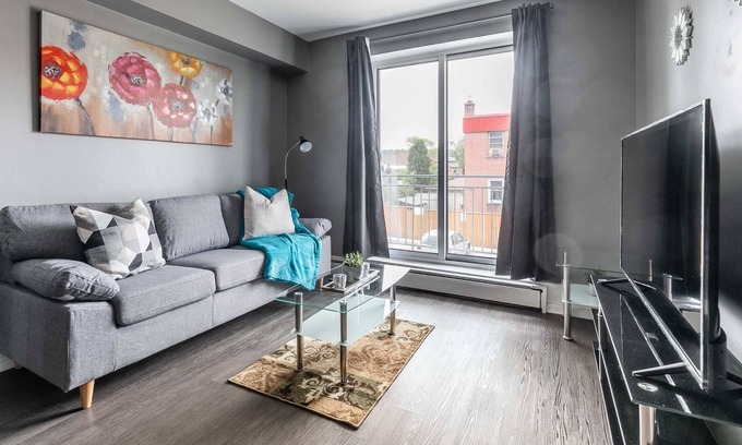 Rosedale Apartment | Modern 1BR Unit - Steps To Downtown!